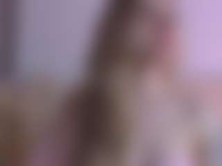 Live cam show with Miss Lana - Bedroom on 1on1-livenow