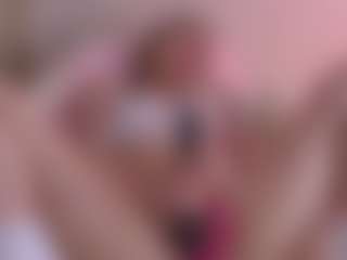 Live cam show with Miss Lana - Blonde Hair Petite on Dare Cams