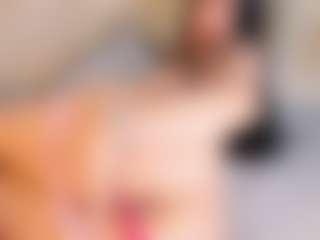 Live cam show with Riley thompson - Kisses on Camsoda