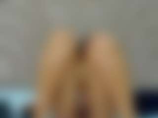 Live cam show with D A N I E L A - Moaning on studioflirtlive.com