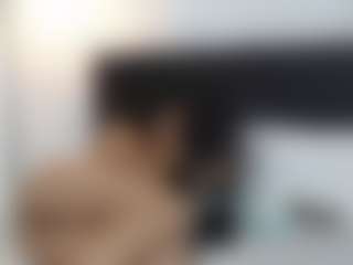 Live cam show with D A N I E L A - Striptease on eurowanks.com
