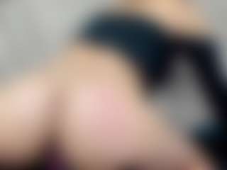 Live cam show with D A N I E L A - Moaning on live18s.com