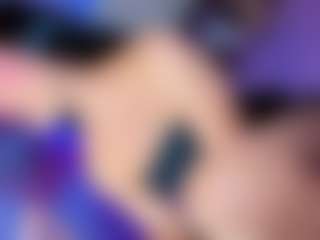 Live cam show with ArantzaBaby - Small Tits on AdultVida.com