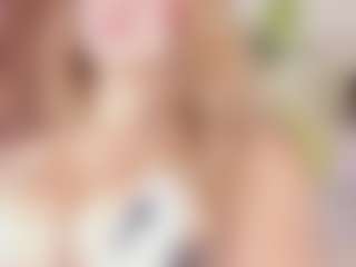 Live cam show with Kenay fox - Curvy on CamClone