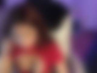 Live cam show with Lunita Cute Girl - Office on live18s.com