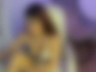 Live cam show with Lunita Cute Girl - Office on intimatelivegirls.com