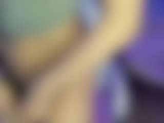 Live cam show with Lunita Cute Girl - Nipple Piercings on livesuperchat.net