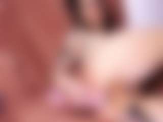 Live cam show with MicheleBrooks - Bikini on SmokeAndPoke