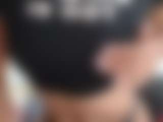 Live cam show with pizzababe22 - Belly on Camsoda