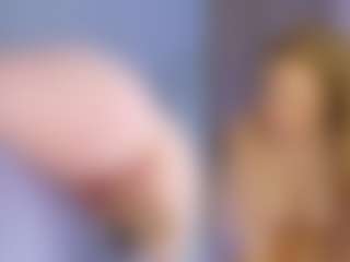 Live cam show with Kira - Bedroom on Mixed Magazine Live