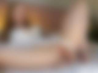 Live cam show with Kira - Fuck Machine on Uber Horny