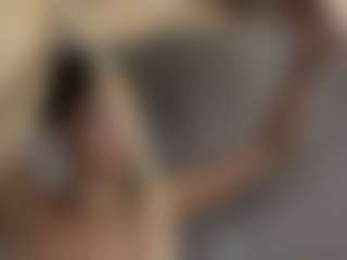 Live cam show with creamyricanfountain - Bedroom on Livezox