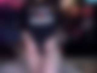 whosplayingwithfire MILF webcam performer live streaming