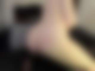 Live cam show with AmyAloqua - Oil on Mixed Magazine Live