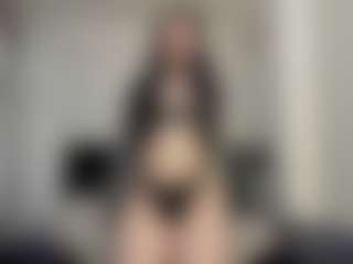 AmyAloqua MILF webcam performer live streaming