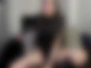 Live cam show with AmyAloqua - Camel Toe on Free Soda