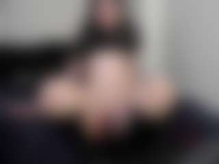 Live cam show with AmyAloqua - Goth on Camsoda