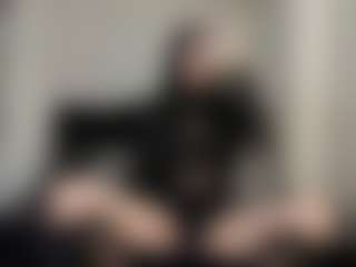 Performer in webcam MILF AmyAloqua in streaming live