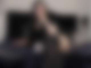 Live cam show with AmyAloqua - Oil on SpankPalCams