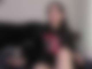 Live cam show with AmyAloqua - Skinny MILF on pussylord.com