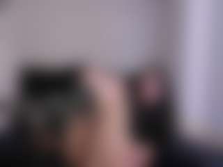 Live cam show with AmyAloqua - Skinny on Camsoda