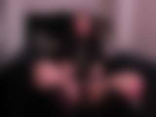 Live cam show with AmyAloqua - Skinny MILF on Milfs Live