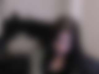 Live cam show with AmyAloqua - Petite MILF on Free Soda