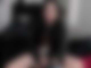 Live cam show with AmyAloqua - Skinny MILF on Camsoda Late Night