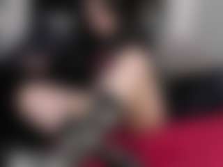 Live cam show with AmyAloqua - Petite MILF on Streamer API