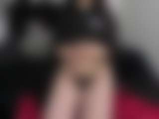 Live cam show with AmyAloqua - Camel Toe on Camversity