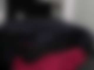 Live cam show with AmyAloqua - Petite MILF on chickslive.net