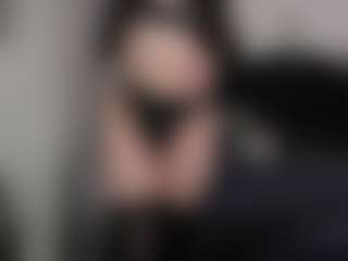 Live cam show with AmyAloqua - Petite MILF on ObeyMaria