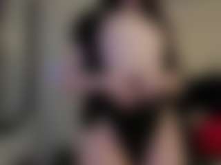 Live cam show with AmyAloqua - Skinny MILF on Fling VIP Chat