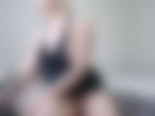 Live cam show with Anna-Stellari - Blonde Hair MILF on SpunkLive