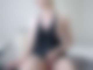 Anna-Stellari MILF webcam performer live streaming