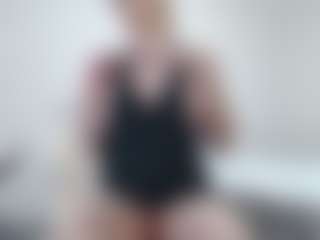 Live cam show with Anna-Stellari - Public MILF on fuck-show.com