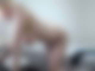 Live cam show with Anna-Stellari - Blonde Hair Middle Aged on CamClone