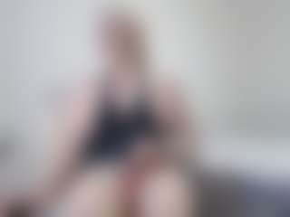 Anna-Stellari MILF webcam performer live streaming