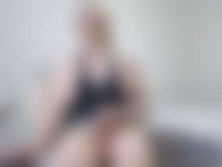 Live cam show with Anna-Stellari - Big Tits on TeamSkeetLive