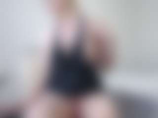 Live cam show with Anna-Stellari - Blonde Hair on SxyPornLive