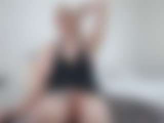 Live cam show with Anna-Stellari - Blonde Hair MILF on Camsoda