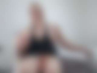 Live cam show with Anna-Stellari - Grey Eyes on Camsoda