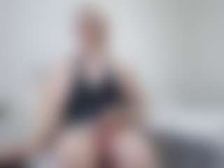 Anna-Stellari MILF webcam performer live streaming