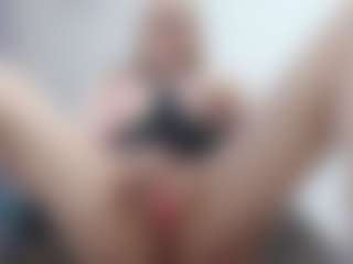 Live cam show with Anna-Stellari - Curvy Middle Aged on livesuperchat.net