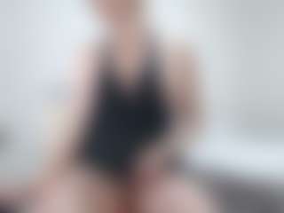 Live cam show with Anna-Stellari - Blonde Hair MILF on Camsoda