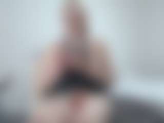 Live cam show with Anna-Stellari - Big Nipples on TeamSkeetLive