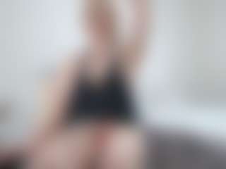 Live cam show with Anna-Stellari - Public MILF on Camsoda