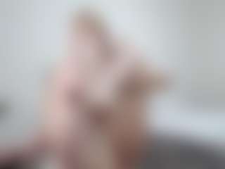 Live cam show with Anna-Stellari - Middle Aged on Camsoda