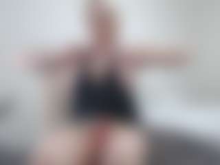 Live cam show with Anna-Stellari - Blonde Hair Middle Aged on madthumbs