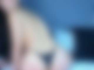 Live cam show with MiaCollson - Camel Toe on Fit Hotties